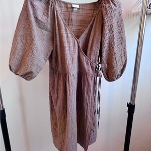 Mauve Textured Wrap Dress with balloon sleeves
